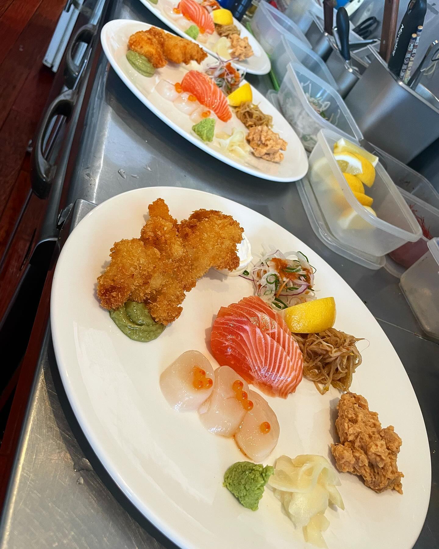 Oh, you've never tried Beun lunch plate before?
It’s really good 👌

Panko bugs, salmon & scallop sashimi, rice, sesame miso soup.

Lunch open 
Thursday to Monday 
12pm - 2:30pm